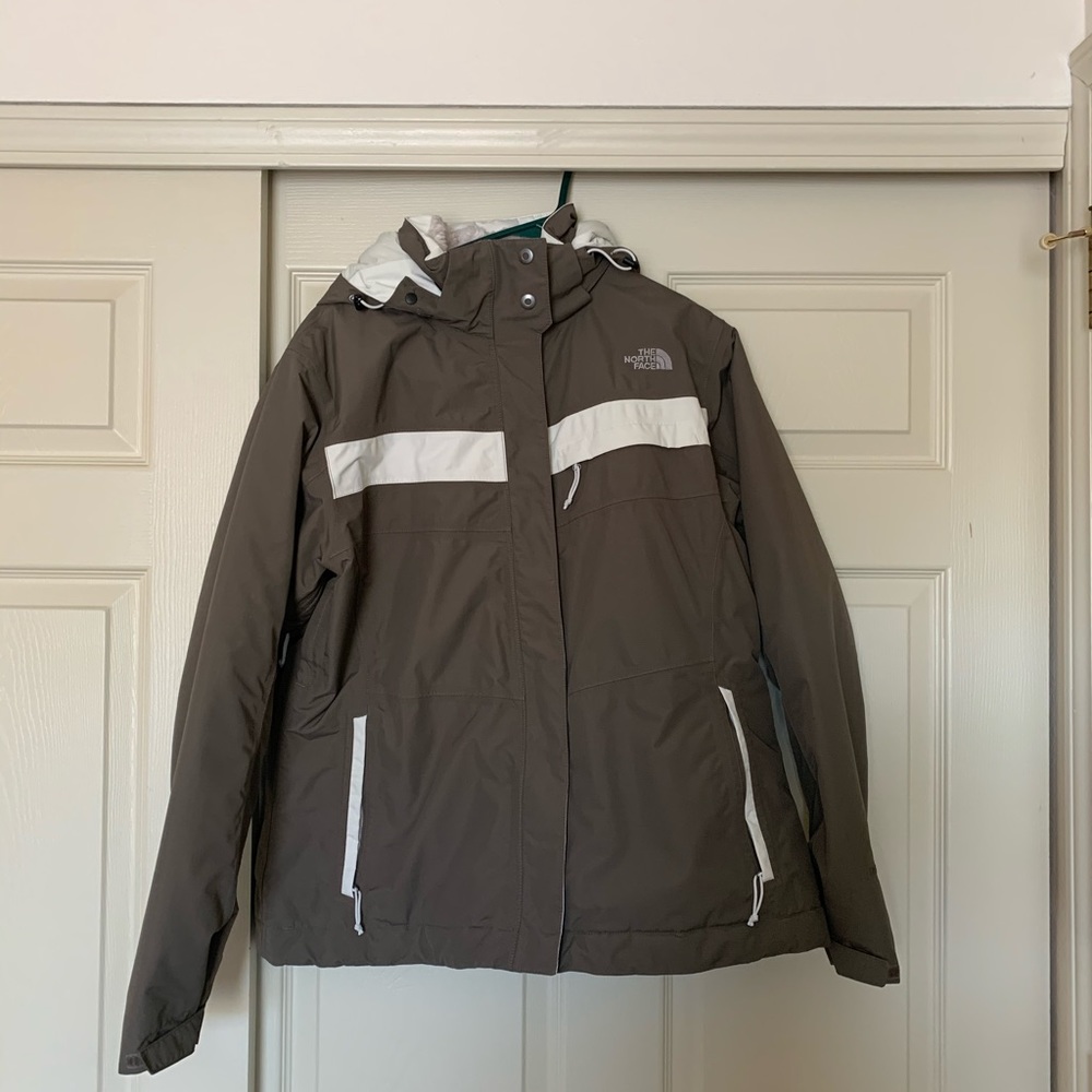Size XL women’s North Face coat.